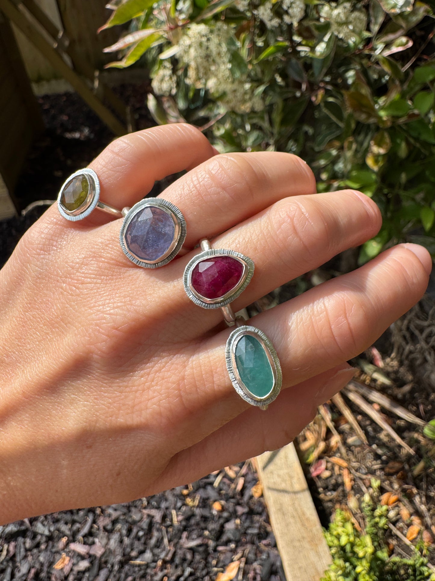 Rose cut East to West Grandidierite ring