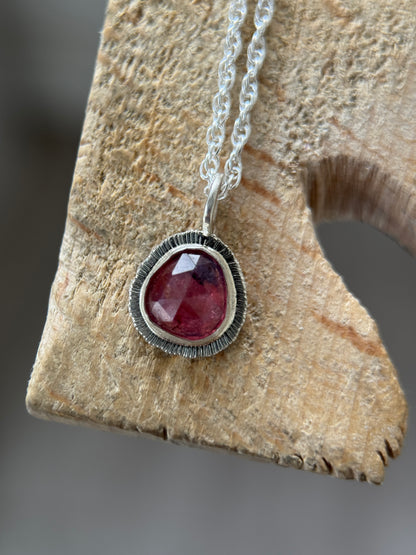 Rose cut Winza Sapphire pendant