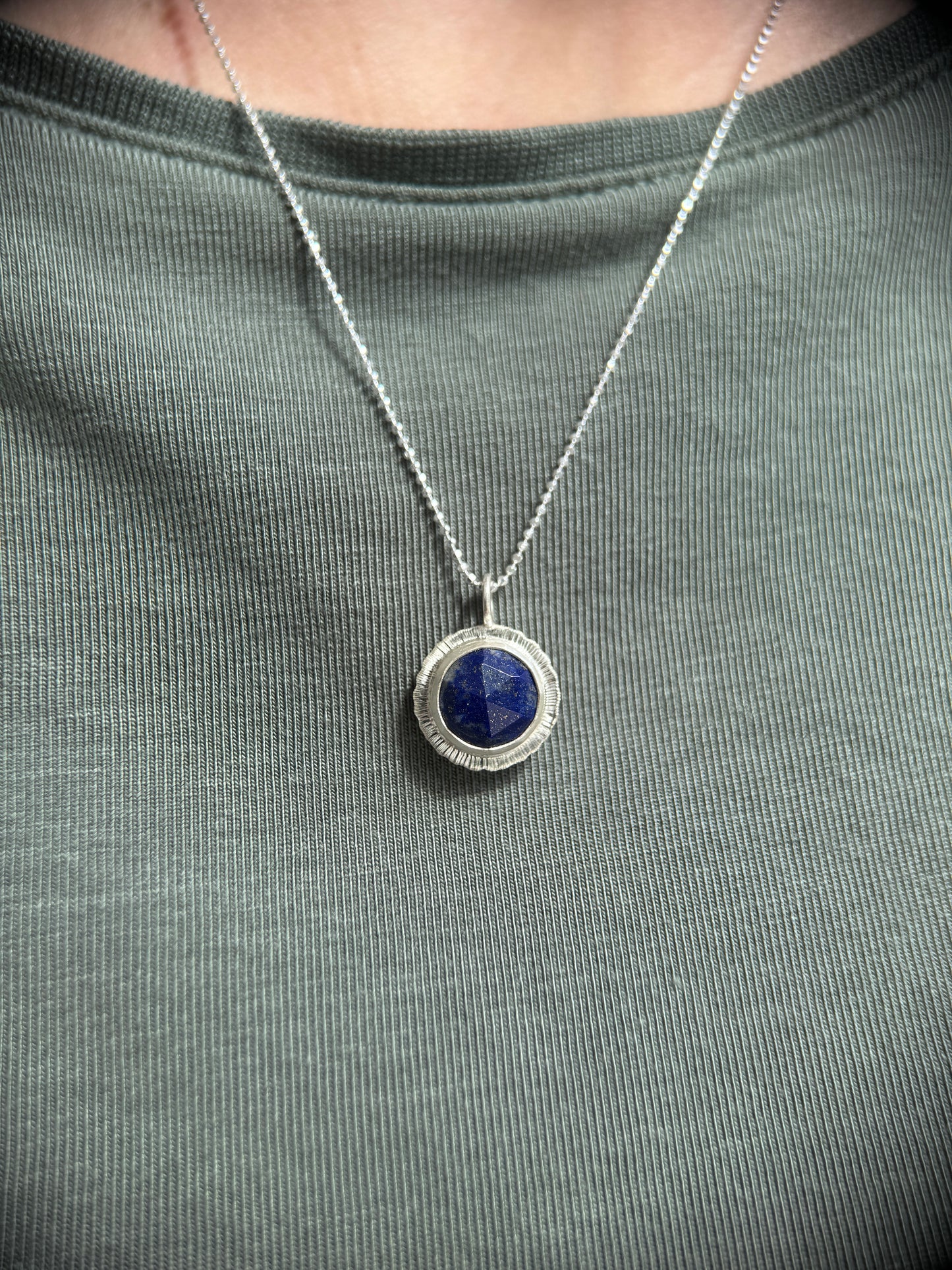 Rose cut round Lapis Lazuli pendant